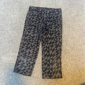 Old Navy Active Black and Gray Leggings. Medium